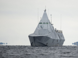 Zviedrijas Jūras spēku korvete "Visby" devusies noslēpumainās zemūdenes meklējumos. Foto: AFP/LETA