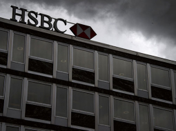 Negaisa mākoņi savilkušies virs HSBC Private Bank (Suisse) centrālā biroja Ženēvā.