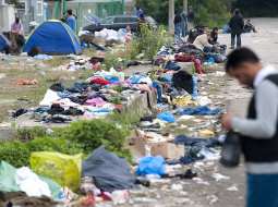 Ceļš 129 km no Budapeštas pēc tam, kad pa to pārvietojušies un tur uzturējušies migranti un bēgļi. Foto: EPA/LETA