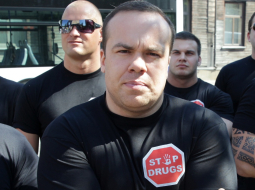 Sandris Bergmanis akcijas "Stop Drugs" laikā. Foto: Ieva Čīka, LETA