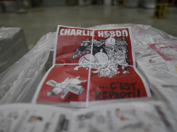 Jaunais žurnāla "Charlie Hebdo" numurs tipogrāfijā. Foto: AFP/LETA