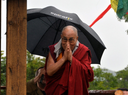 Dalailama Glastonberijas festivālā. Foto:EPA/LETA