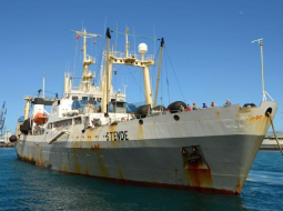 Nogrimušais kuģis "Daļnij Vostok", fotografēšanas brīdī vēl ar veco nosaukumu "Stende". Foto: AFP/LETA