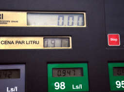Degvielas uzpildes stacija "Neste". Tiesa, bilde ir uzņemta pirms pāris gadiem. Foto: Evija Trifanova, LETA