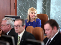 VK direktore Elita Dreimane valdības sēdē. Foto: Ieva Čīka, LETA