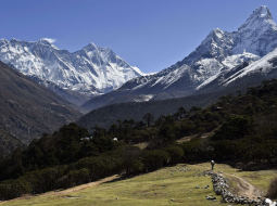 Everesta augstākās virsotnes. Foto: AFP/LETA