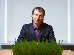 Restorānu Raw Garden līdzīpašnieks un vadītājs un SIA Smartfoody līdzīpašnieks Matīss Eglītis.