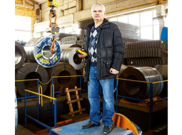 Kompānijas Avotiņi  īpašnieks Aleksandrs Aņikins: «Pats esmu mehāniķis, mīlu dzelzi, ja ieraugu kādu skaistu dzelzīti, nopērku, domāju — noderēs.»