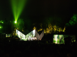 Foto no pagājušā gada Dabas koncertzāles pasākuma Siguldā. Foto Gints Ivuškāns, F64