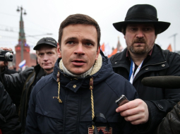Kremļa opozicionāra Borisa Ņemcova līdzgaitnieks Iļja Jašins. Foto: ITAR-TASS/LETA