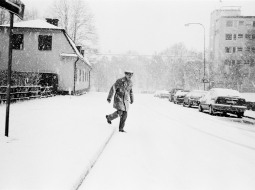 Foto no Jūhana Sundgrēna izstādes "Lampas gaismā"