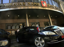 Maskavas nams Rīgas centrā ir viena no Krievijas tautiešu politikas atbalsta citadelēm. Foto: Edijs Pālens, LETA