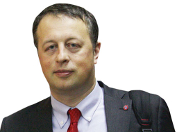 Konstantīns Soņins.