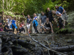 Latviešu jaunieši no astoņām pasaules valstīm pulcējās "2x2 pasaules jauniešu seminārā" Siguldas novada Ratniekos. Publicitātes foto