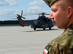 Polijas karavīrs NATO bāzē. Foto: EPA/LETA
