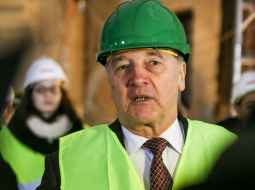 Pašreizējais Valsts prezidents Andris Bērziņš Rīgas pils iekšdarbu inspicēšanas laikā. Foto: Andrejs Terentjevs, F64