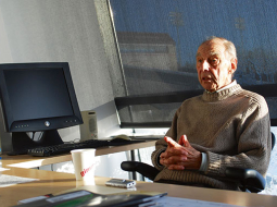 «Matemātiķi vispār ir jocīgi cilvēki, viņi dzīvo savā kūniņā, dara apbrīnojamas lietas, bet bieži vien viņiem nav īstas intereses par šo zināšanu praktisko pielietojumu.»