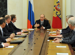 Vladimirs Putins kopā ar Drošības padomi. Foto: ITAR-TASS/LETA