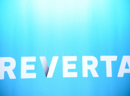 Bankas "Reverta" logo. Foto: Evija Trifanova, LETA