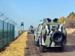 Ukrainas robežsargi pie robežas ar Krieviju. Foto: AFP/LETA