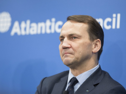 Radoslavs Sikorskis. Foto: EPA/LETA