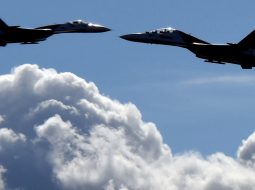 Krievijas militārās lidmašīnas SU-27. Foto: AFP/LETA