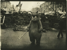 Foto no izstādes "Eiromaidans"