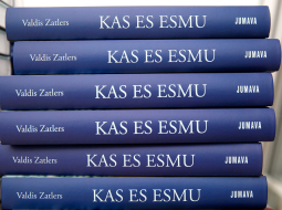 Eksprezidents Valdis Zatlers, cerams, ir atbildējis uz jautājumu "kas es esmu?" savā memuāru grāmatā. Bet kādam jābūt Valsts prezidentam - tas joprojām ir atvērts jautājums. Foto: Ieva Čīka, LETA