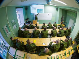 Kiberkaravīru skološana Igaunijā sākusies 2013. gadā, un līdz šim mācības pabeiguši jau 100 puišu.