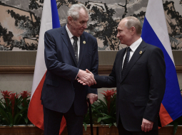 Čehijas prezidents Miloš Zemans un Krievijas prezidents Vladimirs Putins. Foto: ALEXEI NIKOLSKY, TT NYHETSBYRÅN/ LETA