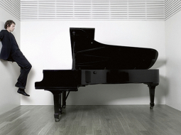 Klasiskās mūzikas pianists un intelektuālas elektroniskās mūzikas entuziasts Frančesko Tristano.