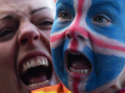 Islandes futbola fani sagaida komandu pēc Eiropas čempionāta.