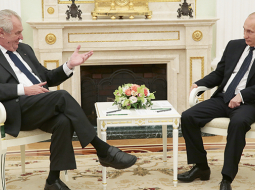 Čehijas prezidents Milošs Zemans bija viens no retajiem ES valsts līderiem, kas 2015. gadā apmeklēja Uzvaras dienas 70. gadadienas svinības Maskavā. Krievijas prezidents Vladimirs Putins paslavēja viesi: «Ir patīkami redzēt, ka Eiropā vēl palikuši tādi politiķi, kuri tieši pauž savu pārliecību un īsteno neatkarīgu politiku.»