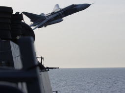 Krievijas iznīcinātājs SU-24 pirms mēneša imitēja uzbrukumu ASV mīnu kuģim "Donald Cook" Baltijas jūrā.