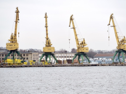 Skats uz termināli ''Vecmīlgrāvis" no Krievu salas.