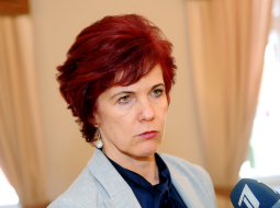 Solvita Āboltiņa (V). Foto: Edijs Pālens, LETA.