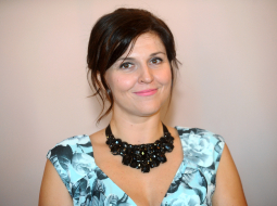 Maija Kovaļevska koncertam veltītajā preses konferencē. Foto Edijs Pālens, LETA