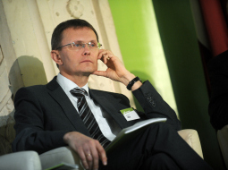 Toreizējais finanšu ministrs Andris Vilks partijas kongresā 2012. gadā. Foto: Lita Krone, LETA.