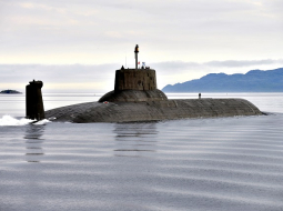 Krievijas ballistisko raķešu zemūdene "Dmitrijs Donskojs"(TK-208) Severomorskas ostā. Foto: ITAR-TASS/LETA