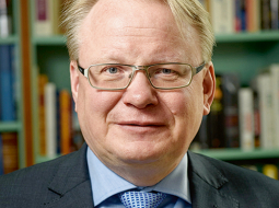 Pēters Hultkvists.