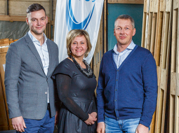 Uzņēmuma vadītāja Jana Zubricka, projektu vadītājs Kaspars Šnepers (pa kreisi) un tirdzniecības vadītājs Māris Butlers.