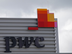 "PricewaterhouseCoopers" logo. Foto: Reuters/LETA