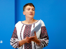 Ukrainas deputāte Nadija Savčenko preses konferencē, paziņojot par jaunu badastreiku. Foto: Reuters/LETA
