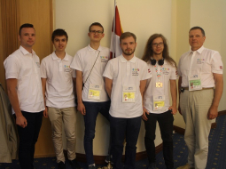 Latvijas skolēnu komanda Pasaules informātikas olimpiādē. Publicitātes foto