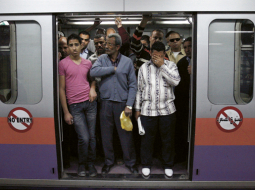 Rīts Kairas metro. Foto — AFP/LETA