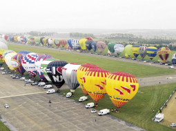 Francijā notikušajā Lorraine Mondial gaisa balonu festivālā uzstādīts jauns pasaules rekords — gaisā vienlaikus pacēlās 343 baloni. Agrākais rekords bija 329.