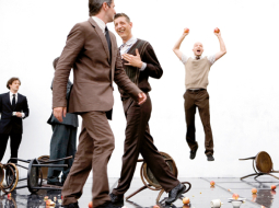 No cirka izrādes Lupatās.