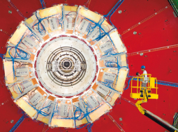 Viens no lielā hadronu paātrinātāja detektoriem pazemē Šveicē.