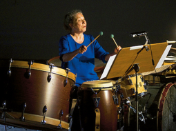 Skaņu mežs. Attēlā: perkusioniste Robina Šulkovska