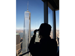 Par augstāko ēku ASV un visā pasaules Rietumu puslodē jau pasludināts One World Trade Center, kas tiek celts 2001.gada 11.septembra teroristu uzbrukumā sagrauto Pasaules Tirdzniecības centra Dvīņu torņu vietā Ņujorkā. Jaunajai augsceltnei ir 102 stāvi un smaile sasniegusi 546 metrus. 3,9 miljardus dolāru izmaksājušo celtni oficiāli atklās nākamajā pavasarī.